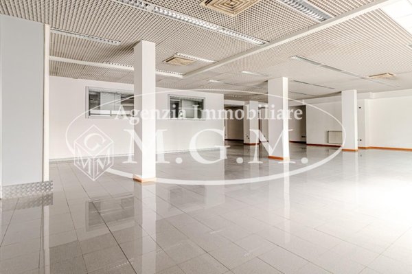 ufficio in vendita a Caldarola in zona Croce