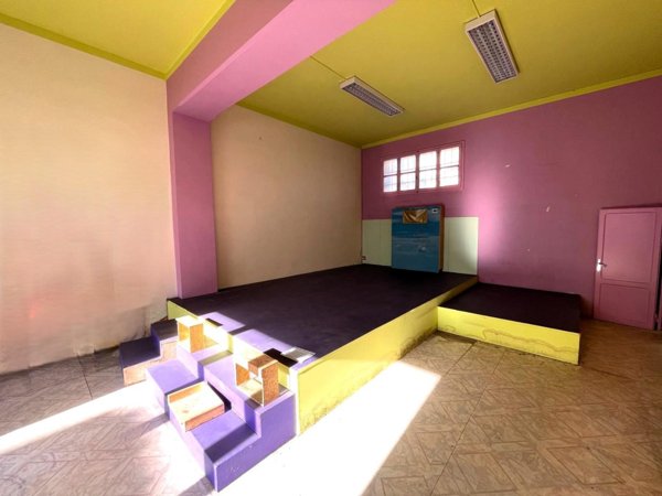 negozio in vendita a Caldarola in zona Croce