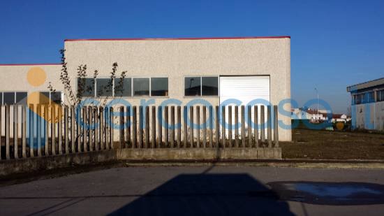 capannone in vendita a Caldarola in zona Croce