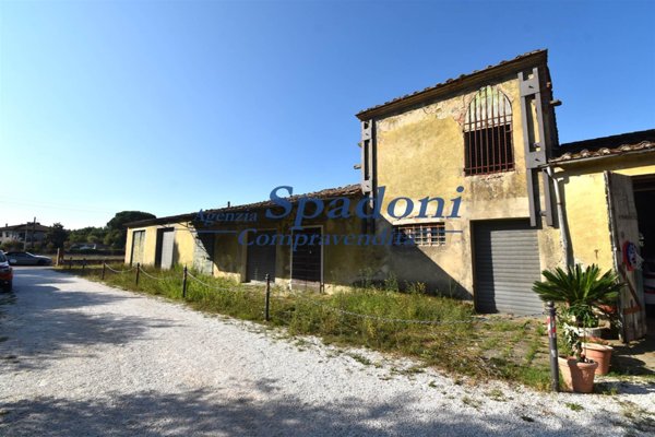casa indipendente in vendita a Caldarola in zona Croce