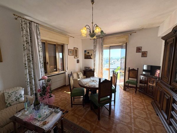 appartamento in vendita a Caldarola in zona Croce