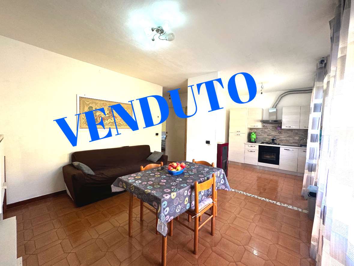 appartamento in vendita a Caldarola in zona Croce