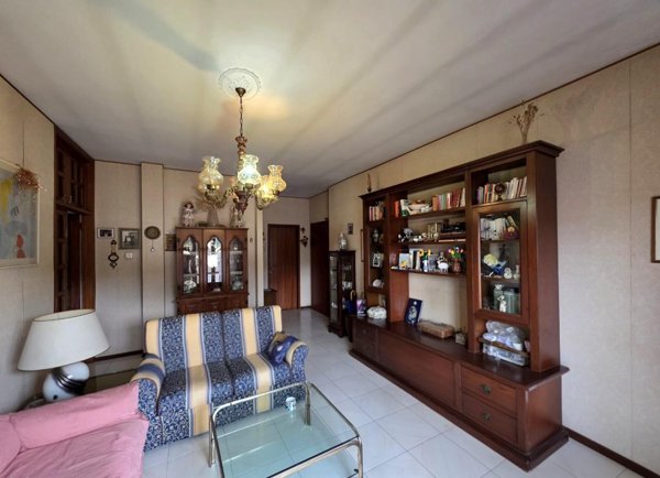 appartamento in vendita a Caldarola in zona Croce