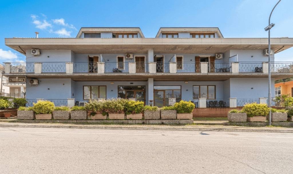 negozio in vendita a Caldarola