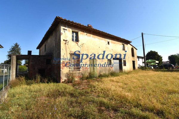 casa indipendente in vendita a Caldarola in zona Croce