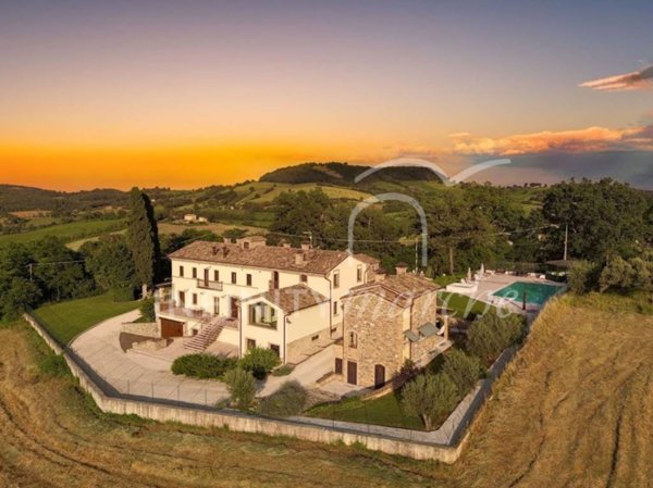 villa in vendita a Caldarola