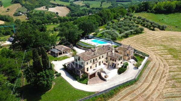 villa in vendita a Caldarola