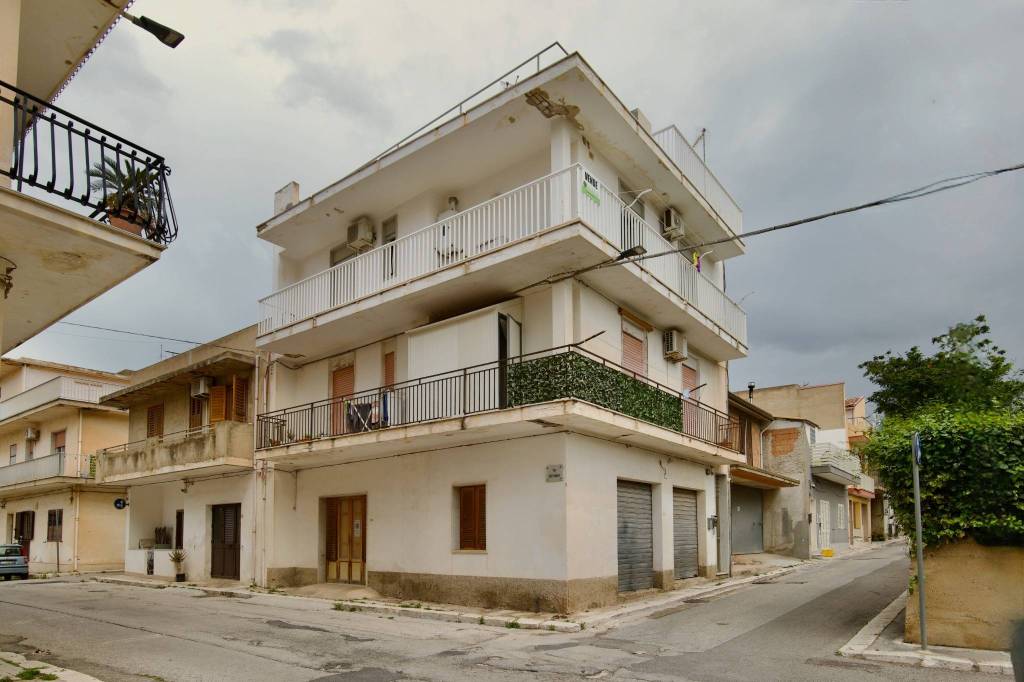 appartamento in vendita a Caldarola in zona Croce