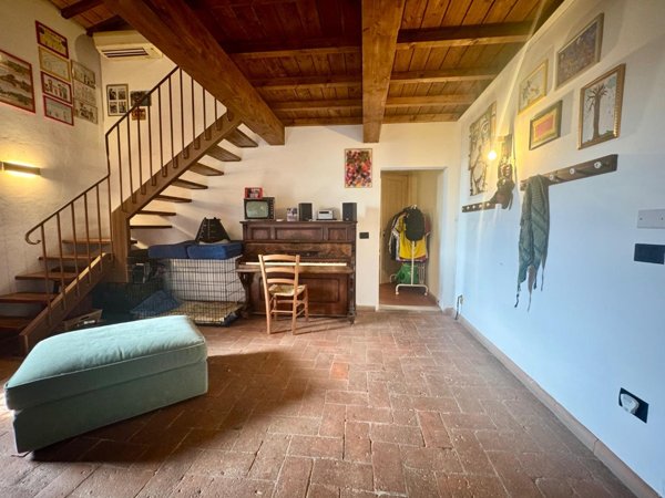 casa indipendente in vendita a Caldarola in zona Croce