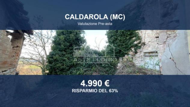 casa indipendente in vendita a Caldarola in zona Croce