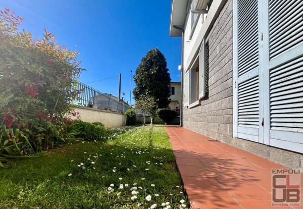 casa indipendente in vendita a Caldarola in zona Croce