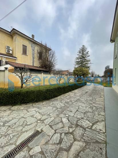 casa indipendente in vendita a Caldarola in zona Croce