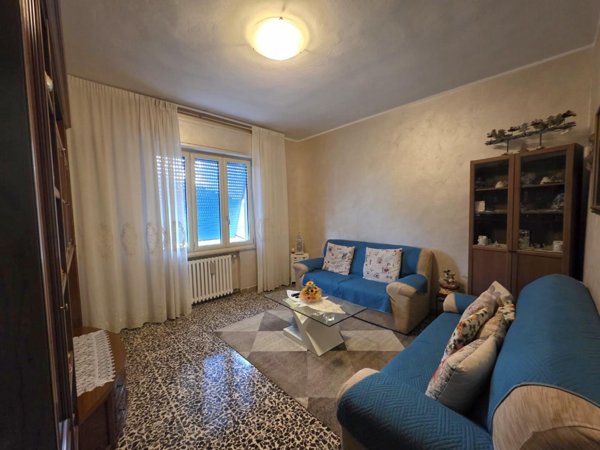 appartamento in vendita a Caldarola in zona Croce