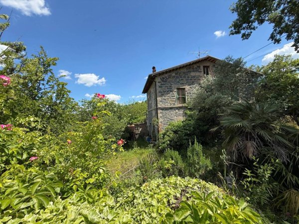casa indipendente in vendita a Caldarola