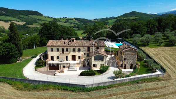 casa indipendente in vendita a Caldarola