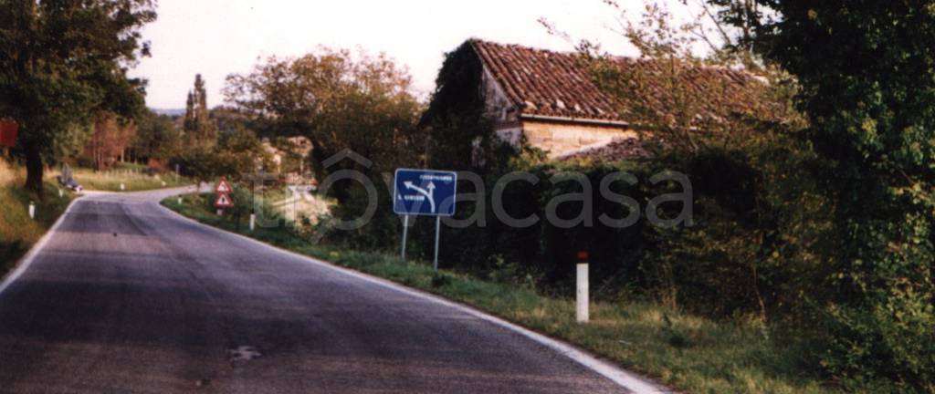 casa indipendente in vendita a Caldarola