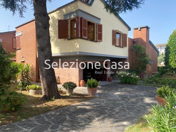 casa indipendente in vendita a Caldarola in zona Croce
