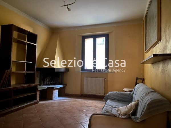 casa indipendente in vendita a Caldarola in zona Croce