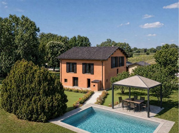 casa indipendente in vendita a Caldarola in zona Croce