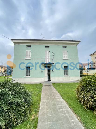 casa indipendente in vendita a Caldarola in zona Croce
