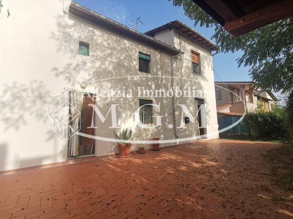 casa indipendente in vendita a Caldarola in zona Croce