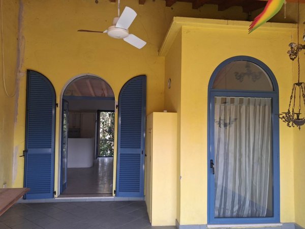 casa indipendente in vendita a Caldarola in zona Croce