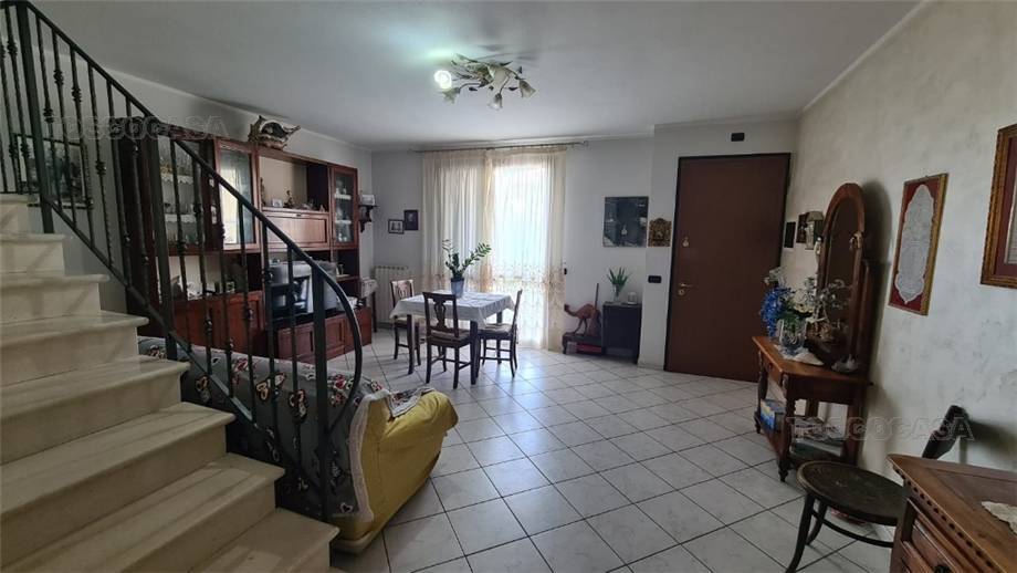 casa indipendente in vendita a Caldarola in zona Croce