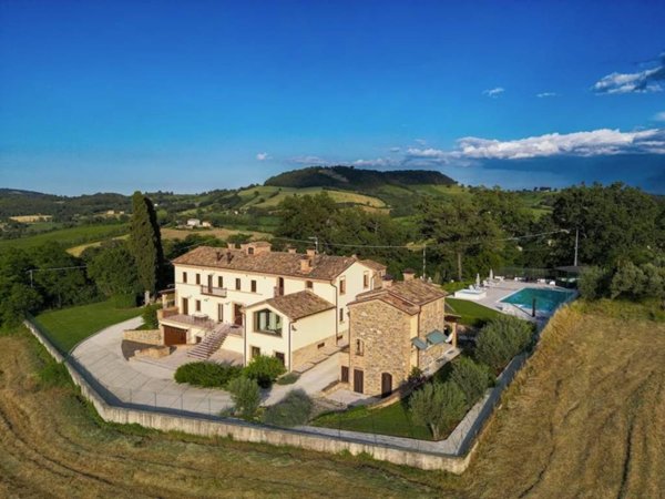 casa indipendente in vendita a Caldarola