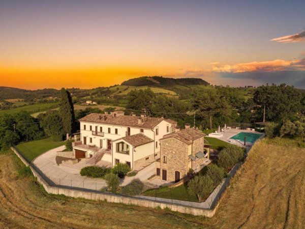 casa indipendente in vendita a Caldarola