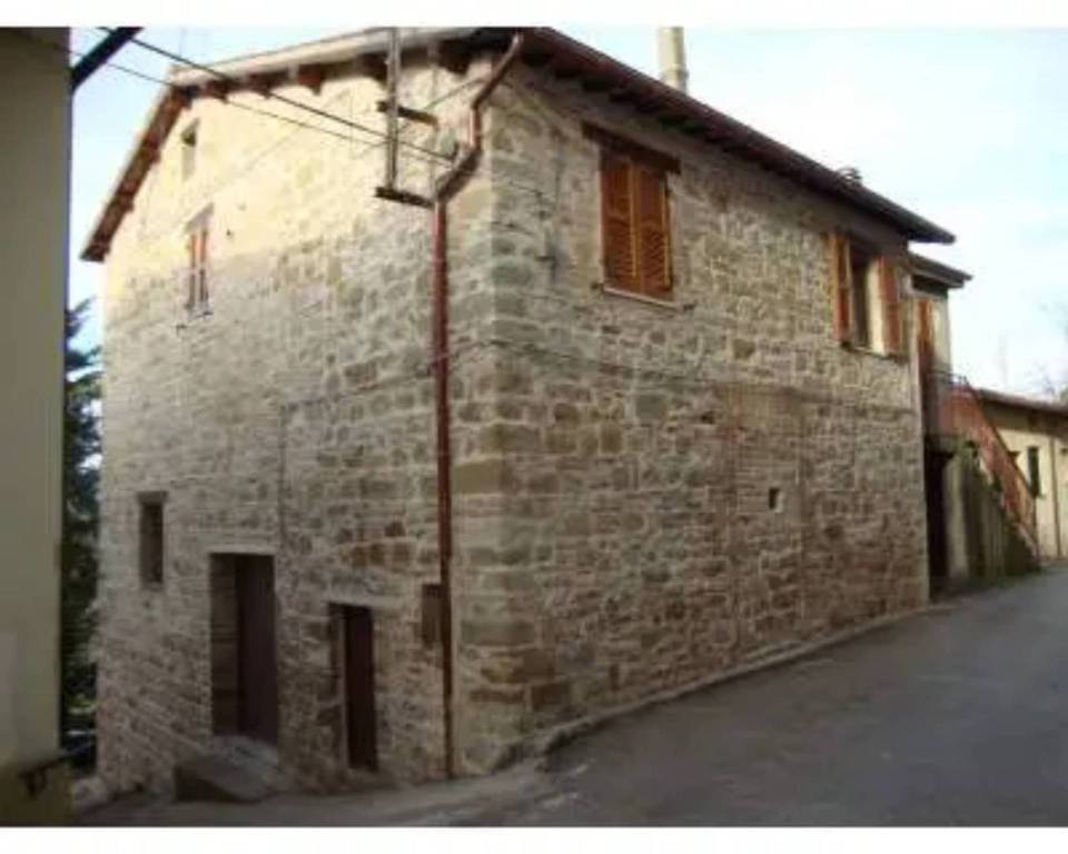 casa indipendente in vendita a Camerino in zona Torrone