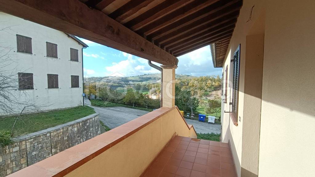 casa indipendente in vendita a Camerino