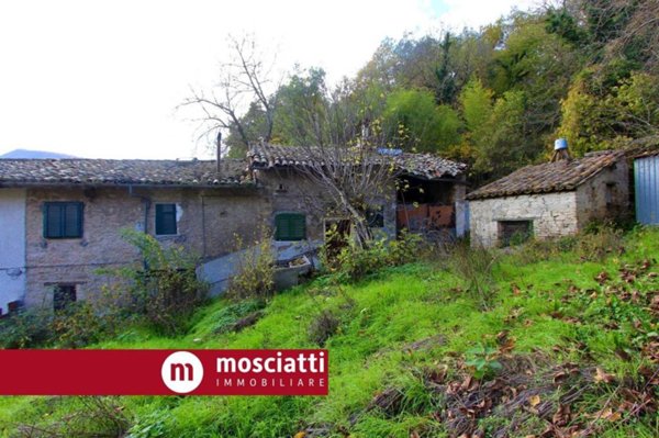 appartamento in vendita a Camerino in zona Casale