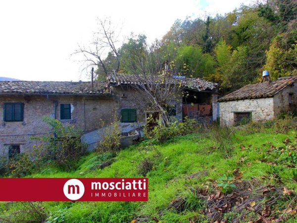 appartamento in vendita a Camerino in zona Casale
