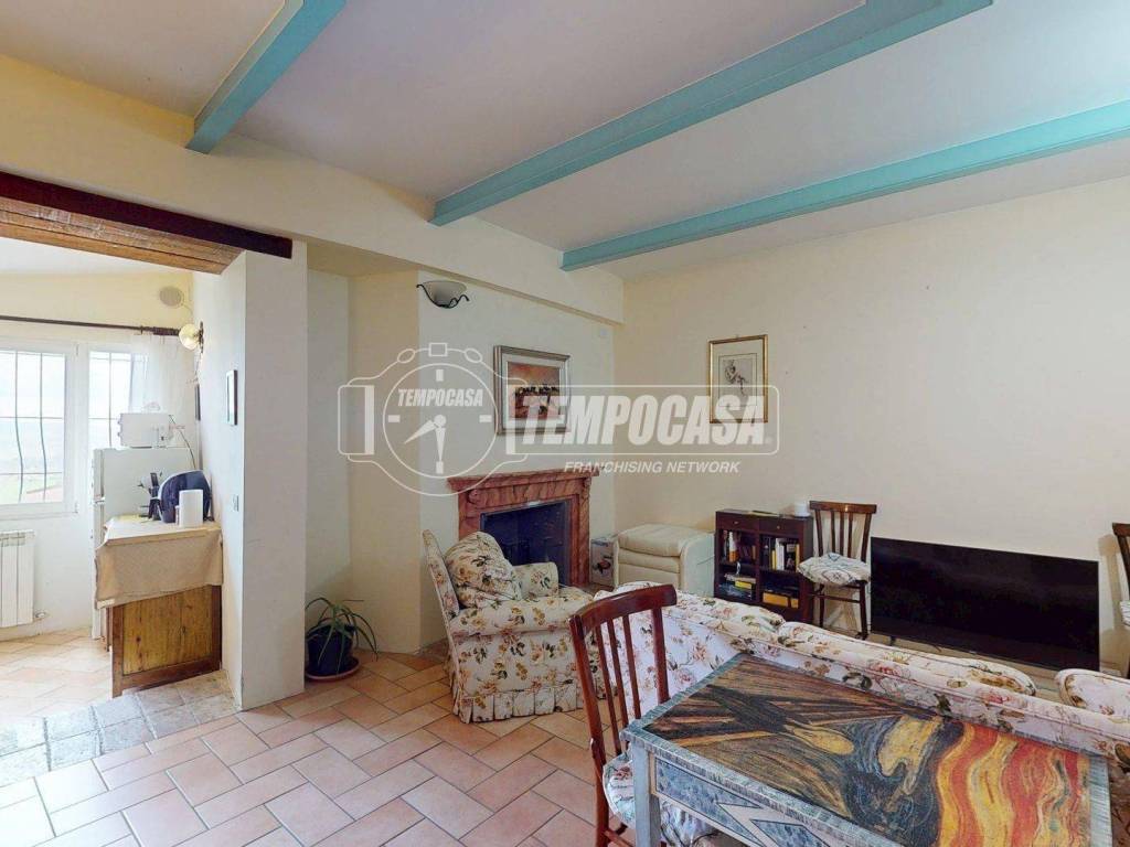 appartamento in vendita a Camerino in zona Morro