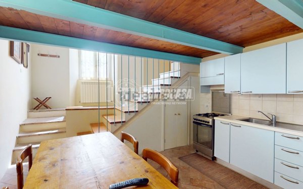 appartamento in vendita a Camerino in zona Morro