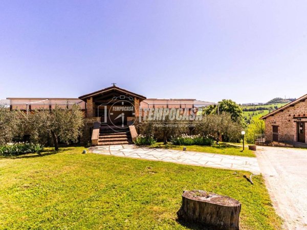 appartamento in vendita a Camerino in zona Casale