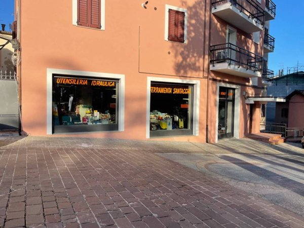 negozio in vendita a Camerino