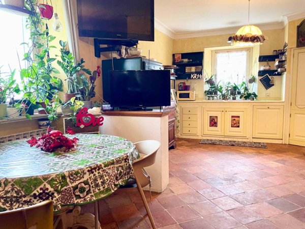 casa indipendente in vendita a Camerino