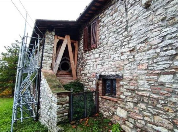 appartamento in vendita a Camerino in zona Sant'Erasmo