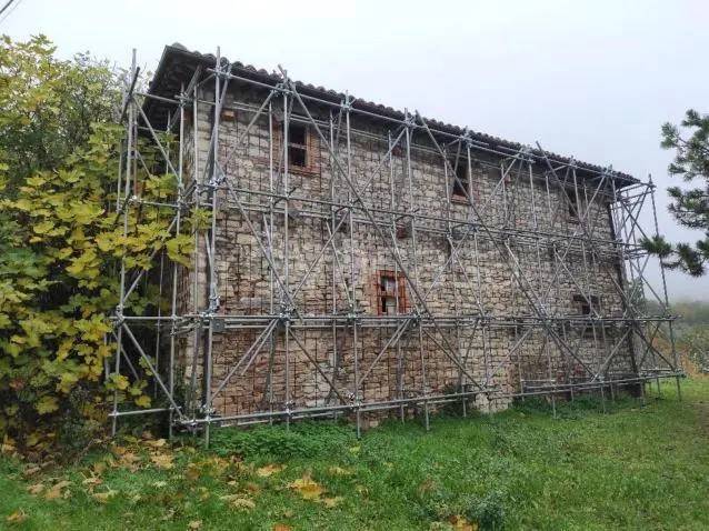 casa indipendente in vendita a Camerino in zona Sant'Erasmo
