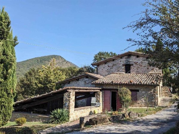 appartamento in vendita a Camerino in zona Casale