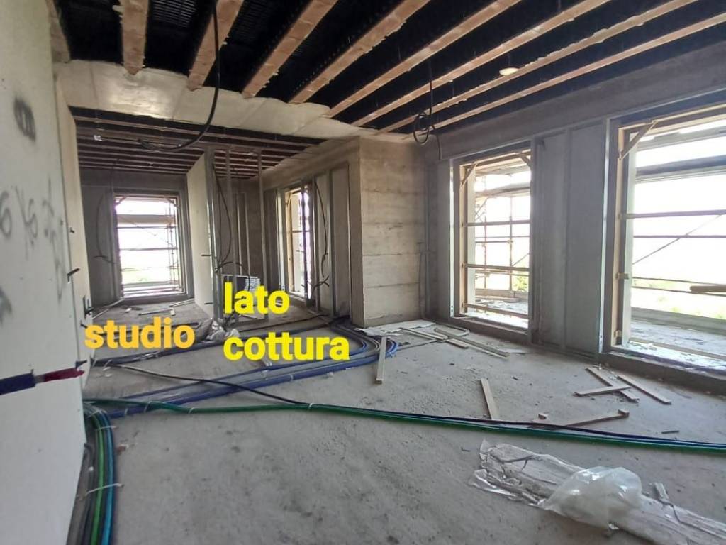 appartamento in vendita a Camerino in zona Caselle