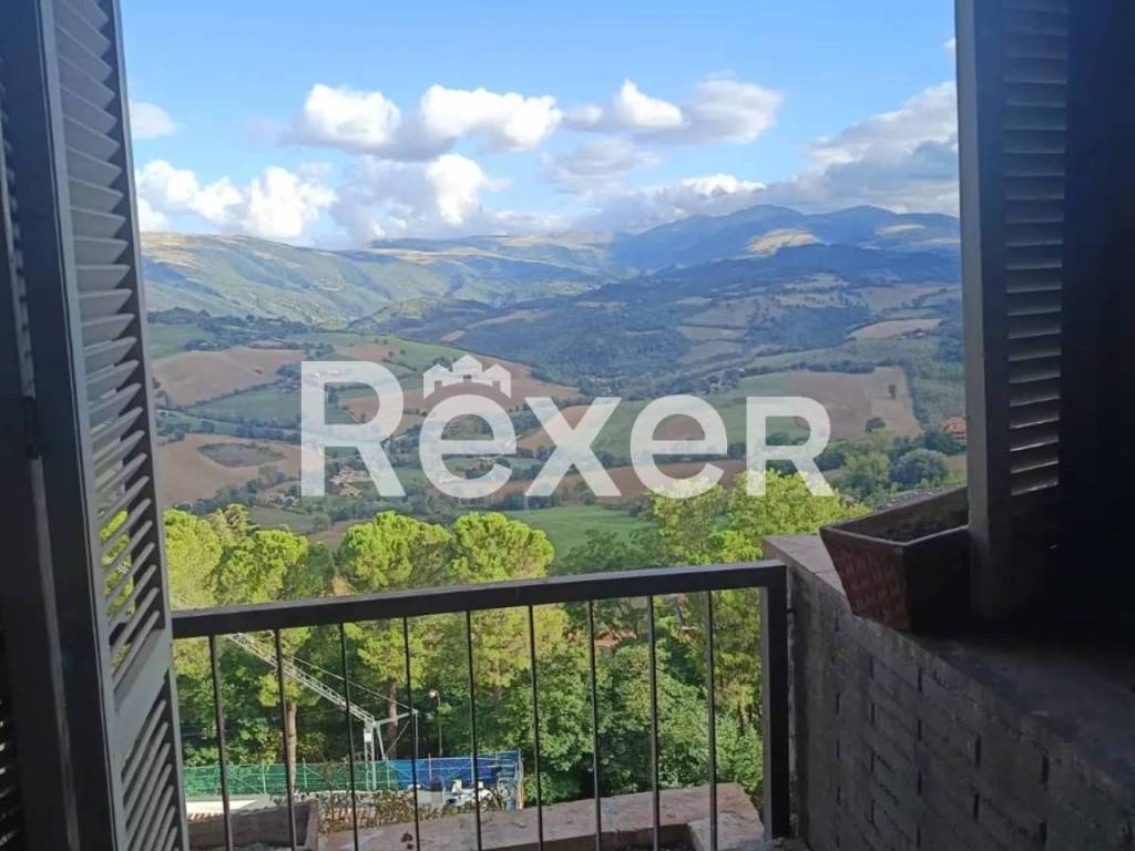 appartamento in vendita a Camerino in zona Caselle