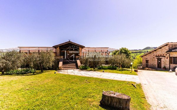 appartamento in vendita a Camerino in zona Casale