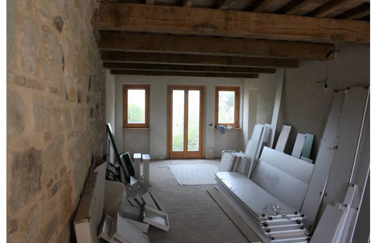casa indipendente in vendita a Camerino in zona Mergnano San Savino