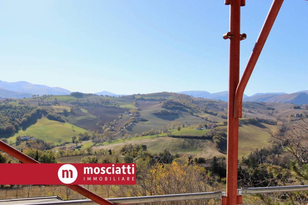 appartamento in vendita a Camerino in zona Varano