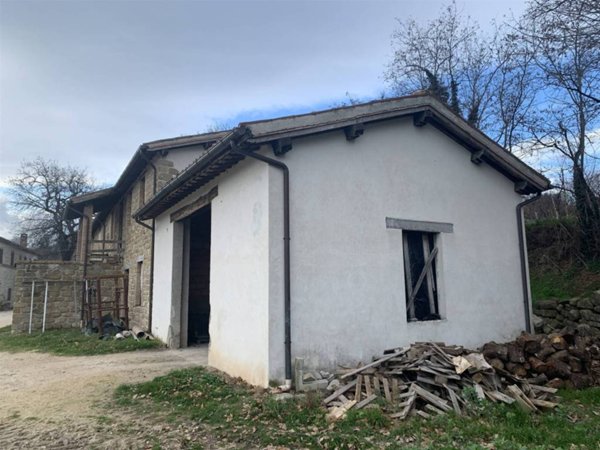 appartamento in vendita a Camerino in zona San Marcello