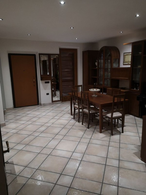 casa indipendente in vendita a Camerino