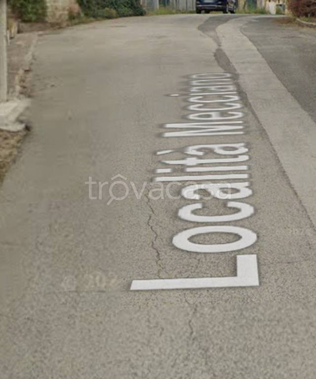 pentavano in vendita a Camerino in zona Mecciano