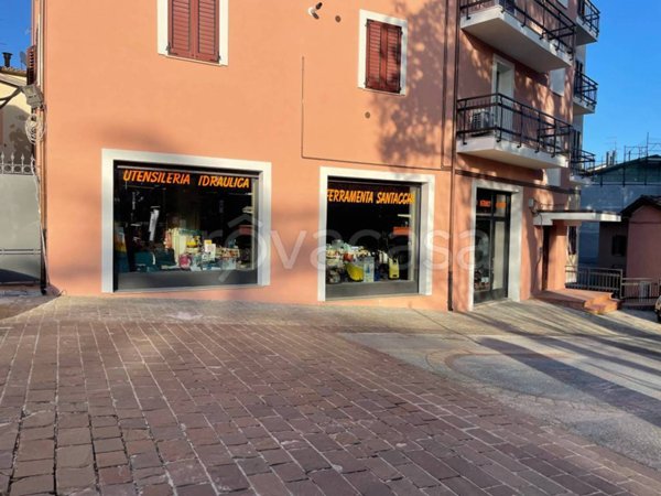 negozio in vendita a Camerino in zona Strada